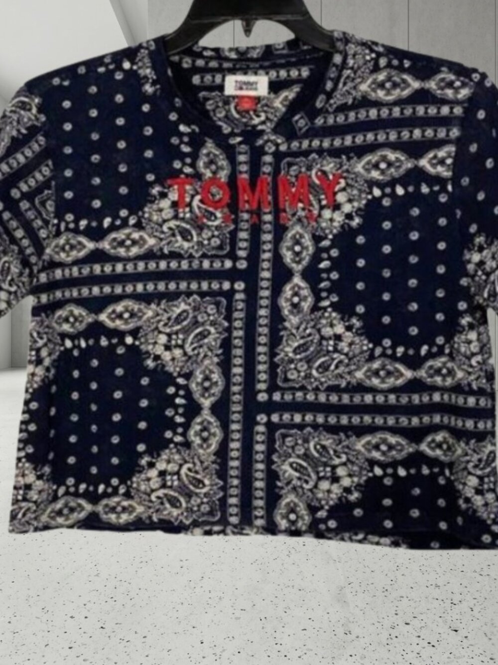 Tommy Jeans Bandana Print Logo Tee Navy Blue Y2K Streetwear Graphic T-Shirt XS - Picture 2 of 8